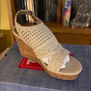 Natural nude chunky heel size 7 shoes never worn